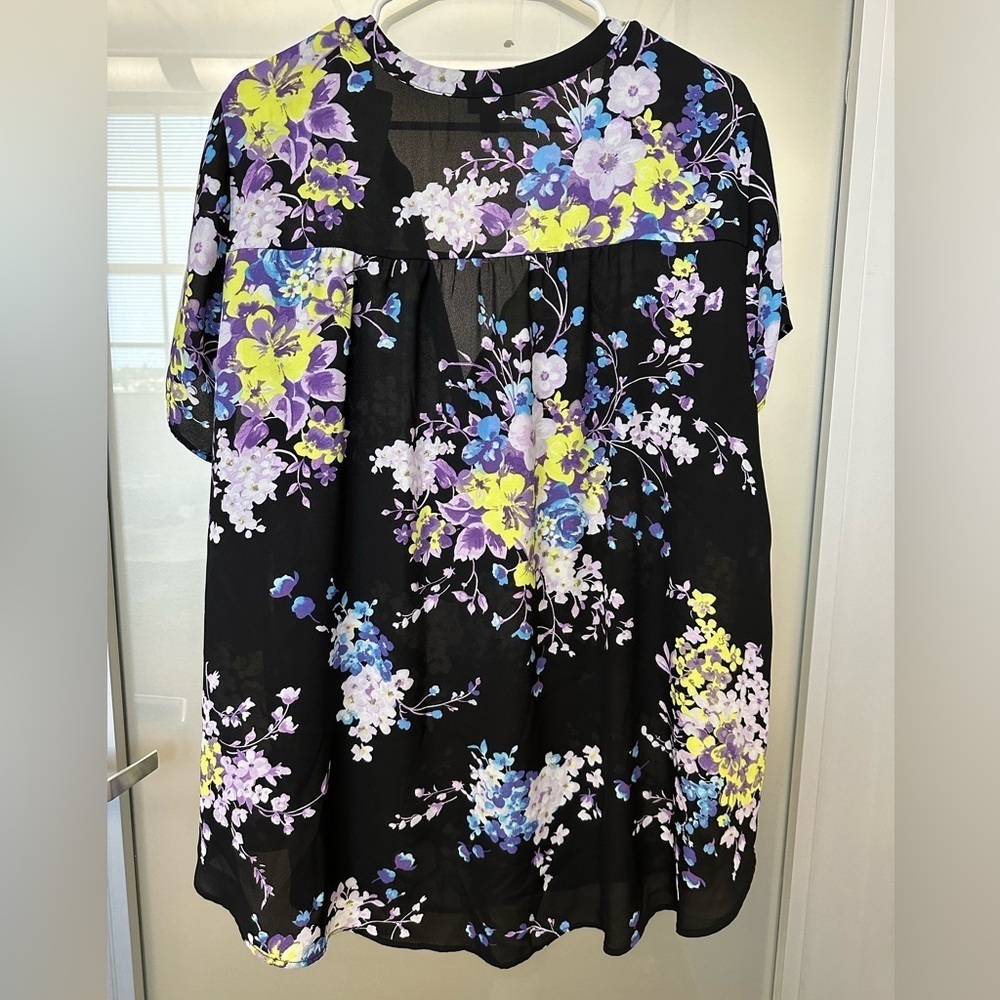 Torrid 2 Top Tunic Size 2X Black Purple Floral Short Sleeves - Picture 4 of 4